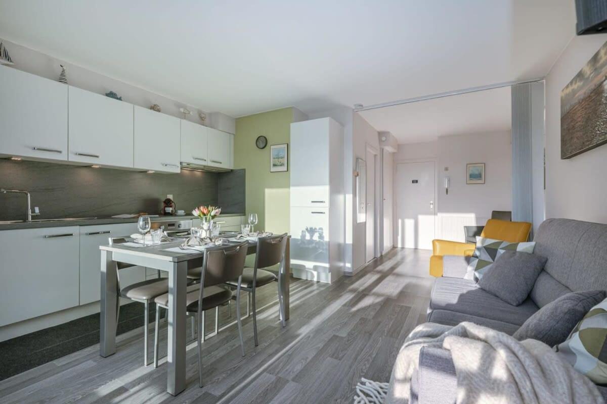 Appartement Huswell - Charming Studio With Terrace Nearby The Beach à Middelkerke Extérieur photo