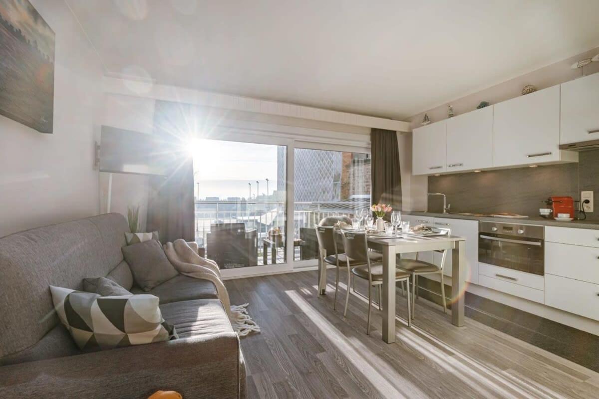 Appartement Huswell - Charming Studio With Terrace Nearby The Beach à Middelkerke Extérieur photo