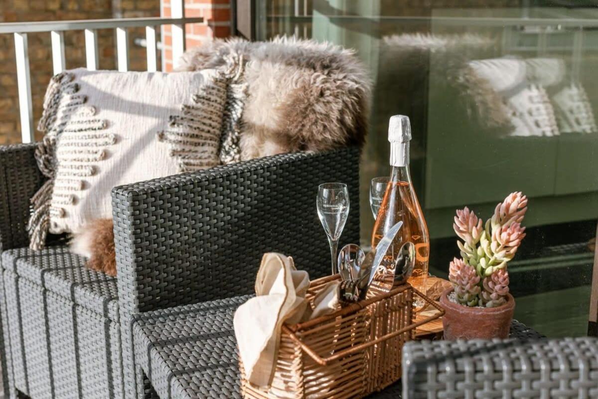 Appartement Huswell - Charming Studio With Terrace Nearby The Beach à Middelkerke Extérieur photo