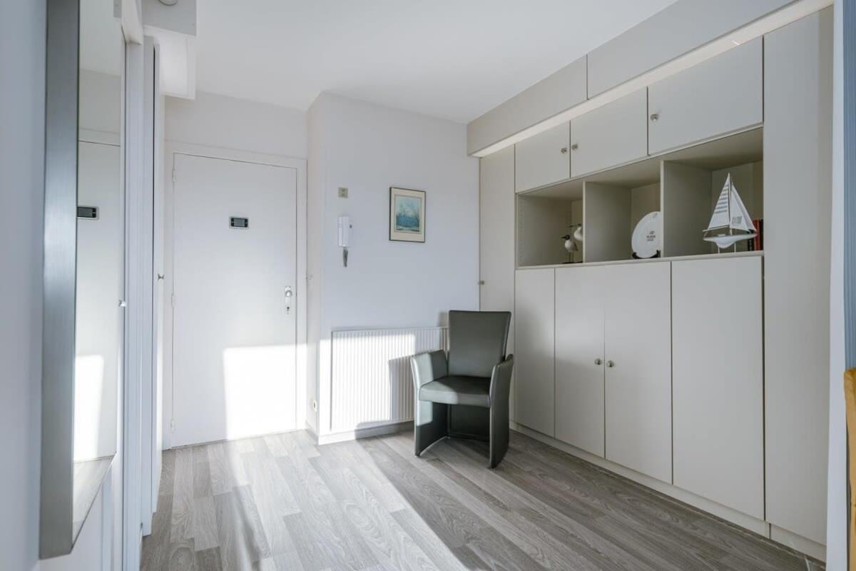 Appartement Huswell - Charming Studio With Terrace Nearby The Beach à Middelkerke Extérieur photo